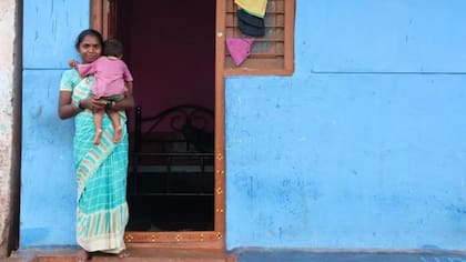 Shilpa quiere darle a su hija una buena educación y espera que el sistema devadasi termine con su generación.