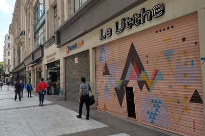 Shoppings, locales cerrados, ofertas coronavirus bancos santander