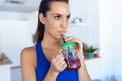 Czerwony plantea que con las dietas a base de jugos, se logra reducir e consumo de alimentos pesados y procesados y aumentar la ingesta de frutas y verduras