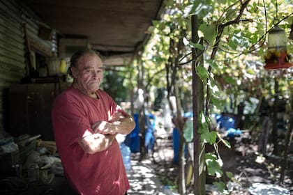 "Si a vos te rompieran la vereda de tu casa todos los días y nadie escuchara tu reclamo, ¿qué harías?", pregunta Renzo.
