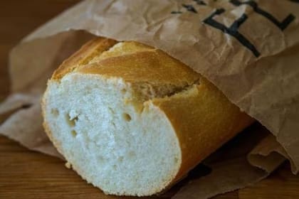 Si alguna vez te has preguntado por qué el pan se pone duro y las galletas blandas cuando pasan los días, aquí te contamos (Foto: Pexels)