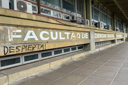 Si bien comparte el predio con la FADU, Exactas adhirió a la medida a través del cierre