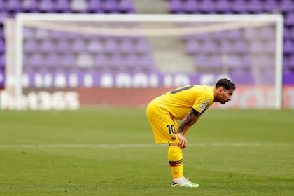 Si bien dosifica sus esfuerzos, Messi siente el cansancio de haber jugado 9 partidos en 28 días.