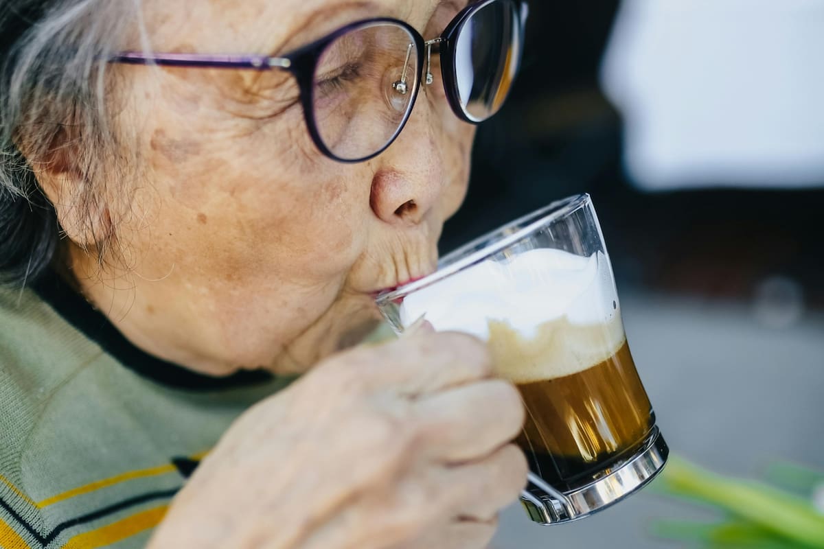 Si bien el café ayuda a prevenir varias enfermedades, este puede afectar el deterioro cognitivo en personas de la tercera edad