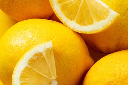 Si bien tiene cierto efecto antimicrobiano, su capacidad para desinfectar frutas y verduras no es tan potente como la de otros métodos recomendados (Foto de carácter ilustrativo: Freepik)