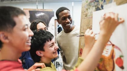Si creemos erróneamente que hay alumnos de "cerebro derecho" -mucho más creativos- o de "cerebro izquierdo" -más analíticos-, los estamos encasillando en esas categorías