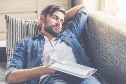 Si dormís en la cama, hay una asociación con más hipertensión que si te quedas en el sofá