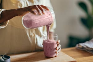 Si el objetivo es desarrollar masa muscular, el consumo de proteína es clave para lograrlo