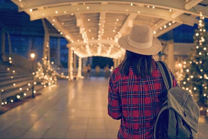 Si el residente planea ausentarse de Estados Unidos por más de un año, se recomienda solicitar primero un permiso de reingreso