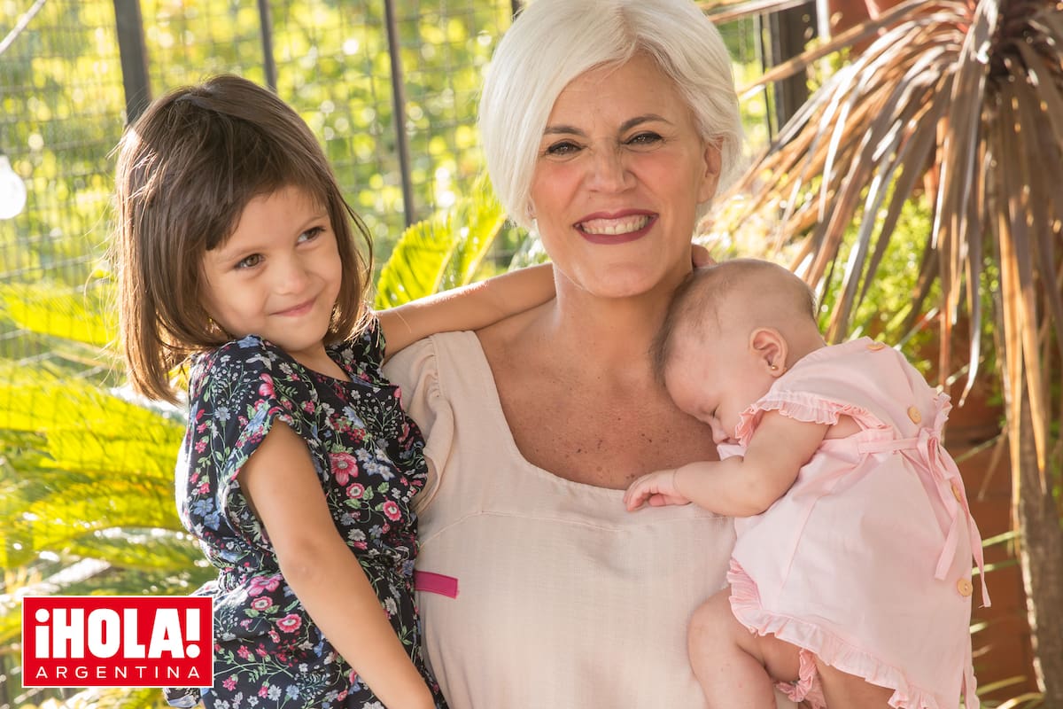 “Si hubiera pensado en todos mis miedos, no me habría subido a este barco", dice Débora junto a sus herederas.