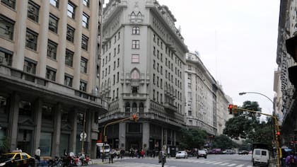SÍ. La Diagonal Norte, con su morfología de alturas similares, es un modelo que el gobierno porteño quiere replicar