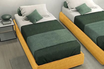 Si la habitación es compartida con un hermano y con dos camas simples, que haya un espacio de paso entre ambas y una mesa de noche es lo principal