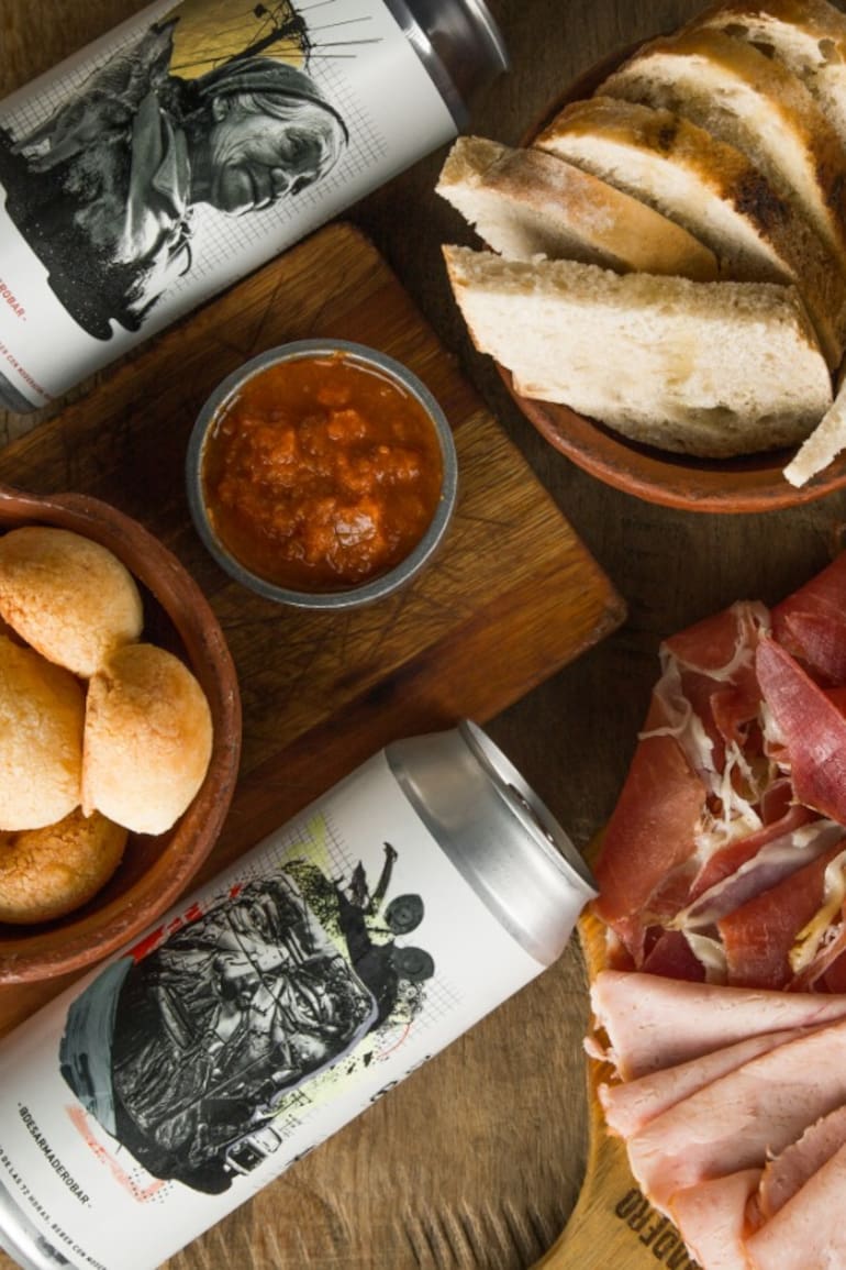 Si la picada va a funcionar como plato principal, hay que calcular 300 gramos por persona entre todos los ingredientes.