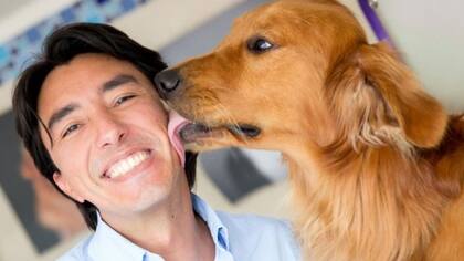 Si pensamos en dónde ha estado el hocico de nuestra mascota quizás no aceptaríamos sus "besos"
