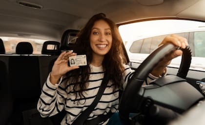 Si se tiene una licencia de conducir estándar válida, no necesita una Real ID para conducir legalmente un vehículo