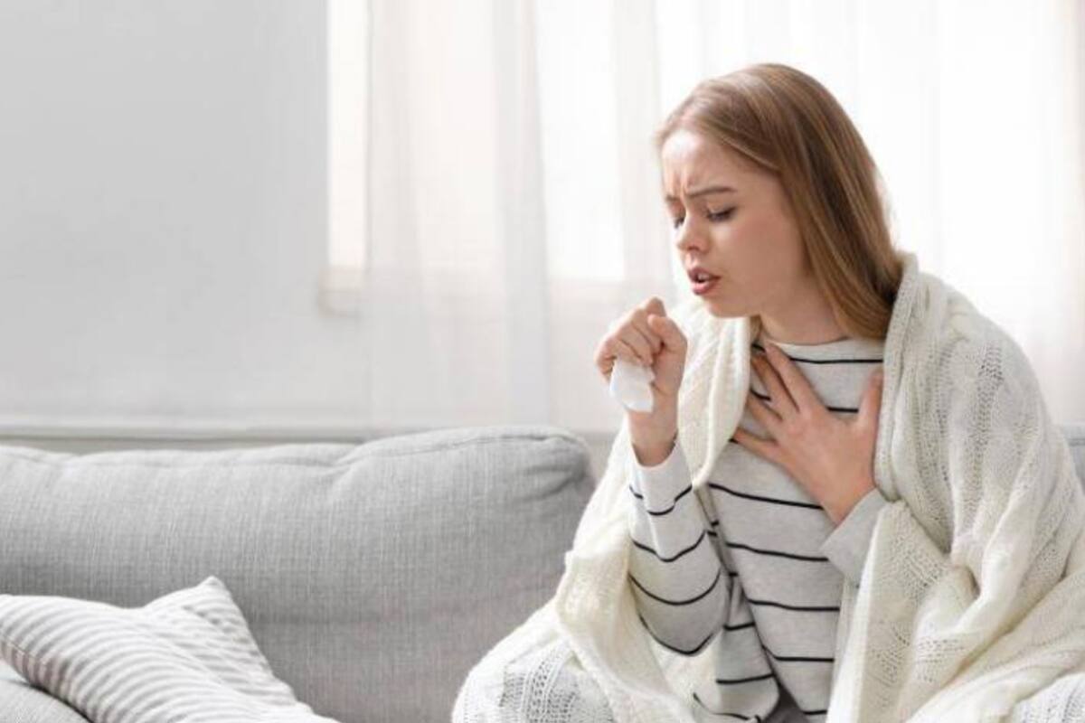 Si su tos es muy persistente se recomienda que asista a un médico (Foto: Istock)