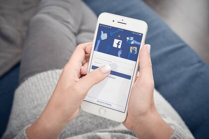 Si te arrepentís de algunas publicaciones de tu pasado, Facebook te ofrece varias alternativas para controlar qué cosas siguen online y cuáles no