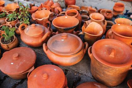 Si todavía no tenés una olla de barro, es la oportunidad de comparte una. Arrancan en los $500.