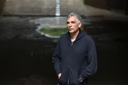 "Si un padre teme que su hijo esté pasando por una adicción, le diría: ‘sentate al borde de la cama y preguntale. Preguntale qué le pasa’. La droga es el síntoma de un problema", asegura