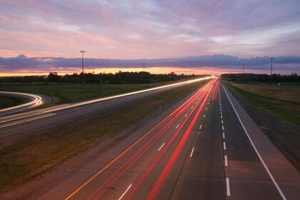 "Si vamos a pedirle a la gente que pague impuestos para el mantenimiento de la infraestructura vial deberíamos hacerlo lo suficientemente fácil para que lo hagan", detalló el autor de la iniciativa. (Canva)