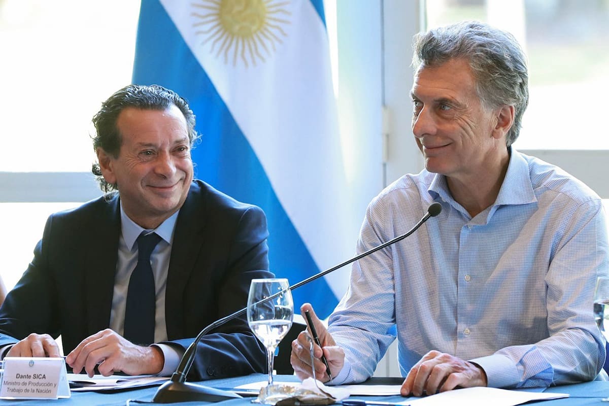 Sica compartió una actividad con Macri, una forma de desmentir que piense en renunciar