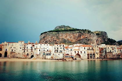 Sicilia es la isla más grande del Mediterráneo y uno de las joyas turísticas de Italia