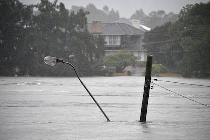Sídney se preparó para su peor inundación en décadas después de que lluvias récord causaron el desbordamiento de su represa más grande