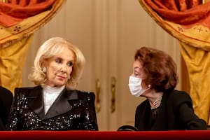 Siempre elegante, Mirtha Legrand disfrutó del concierto de Plácido Domingo en el Colón