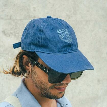 Siempre hay que tener una gorra a mano para protegerse del sol.