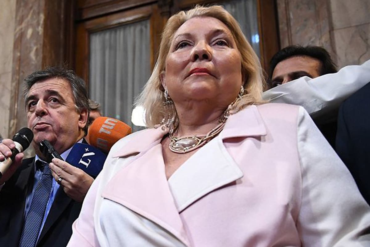 Siempre picante, la parlamentario dio una amplia cantidad de definiciones