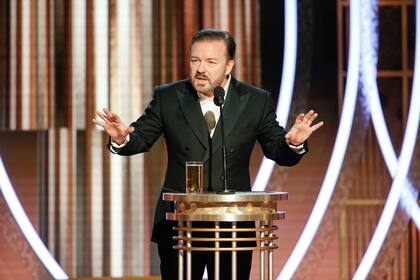 La vez que Ricky Gervais le recordó a Hollywood su relación con Epstein: ‘Pervertidos’