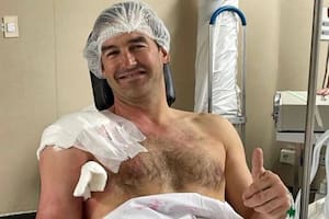 Siempre sonriente, aun en un ciclo postoperatorio: David Stirling decidió pasar por cirugía para sanar definitivamente el hombro derecho lastimado en Inglaterra en 2021; el 3 de La Dolfina tratará de ser de la partida en el Abierto de Tortugas.