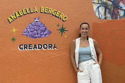 "Siempre tuve esta imagen de los millennials como una generación forever young: siempre empezando algo, reinventándonos, mudándonos, buscando la próxima oportunidad. Y, de repente, mirás hacia atrás y descubrís que ya existe una trayectoria, que hay experiencias que sucedieron hace diez o quince años y que hoy podés observar desde otro lugar”.