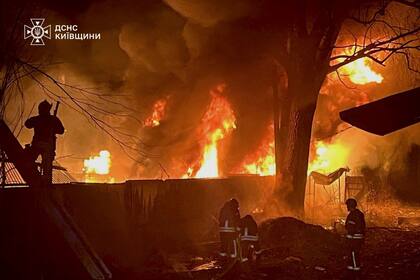 Siete muertos en un gran ataque de drones rusos contra Kiev antes de conversaciones de alto al fuego