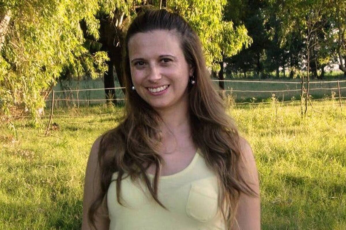 Siete policías están acusados de encubrimiento en el femicidio de Marisol Oyhanart, pero su atacante en Saladillo aún no pudo ser descubierto por el robo de pruebas