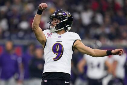 Siete terapeutas de masaje más acusan a Tucker de los Ravens de conducta sexual inapropiada