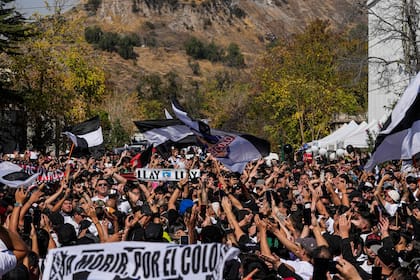 Silencio en el Monumental: Colo Colo celebra discreto centenario marcado por la violencia y el duelo