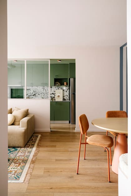 Sillas (Estudio Te). Pisos (Patagonia Flooring)
