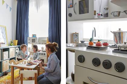 Sillas, mesa y cocinita ‘Musita’ (Mercado Libre). Juguetes de madera (Montkids). Cortinas (Bag It). Mueble azul y canasto (Puerto de Frutos).