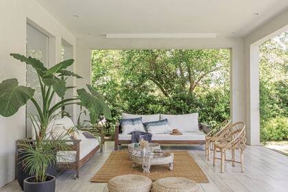 Sillones y almohadones (Masai Deco).