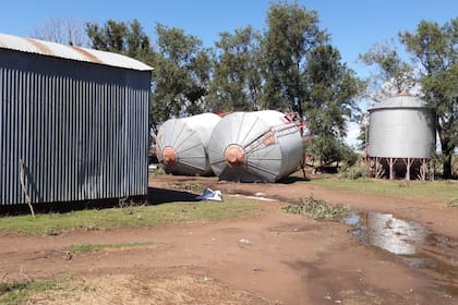 Silos destruidos en la localidad de Trenel, en La Pampa