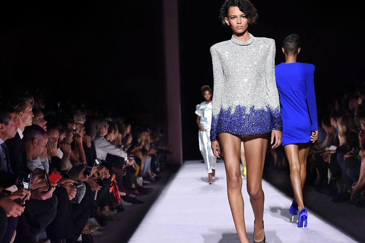 Siluetas estructuradas: Tom Ford y el regreso de las hombreras.