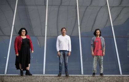 Silvana Tomé, Nelson Rueda y Esteban Masturini, en su “trencito endemoniado”
