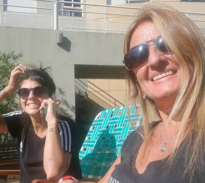 Silvana y Sofía, su hija mayor, la ayudaron a hacer el clic para empezar a pedir ayuda.