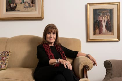 Para la autora, a los escritores argentinos "se les da poco espacio en la agenda pública"