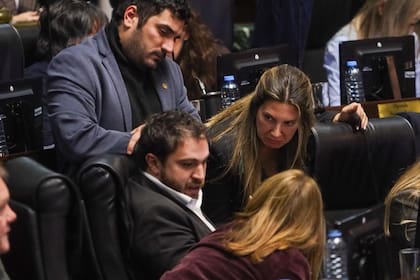 Silvia Lospennato (Pro), Nicolás Pakgojz (LLA), Pilar Ramírez (LLA) y Francisco Loupias (UCR) en la Legislatura porteña