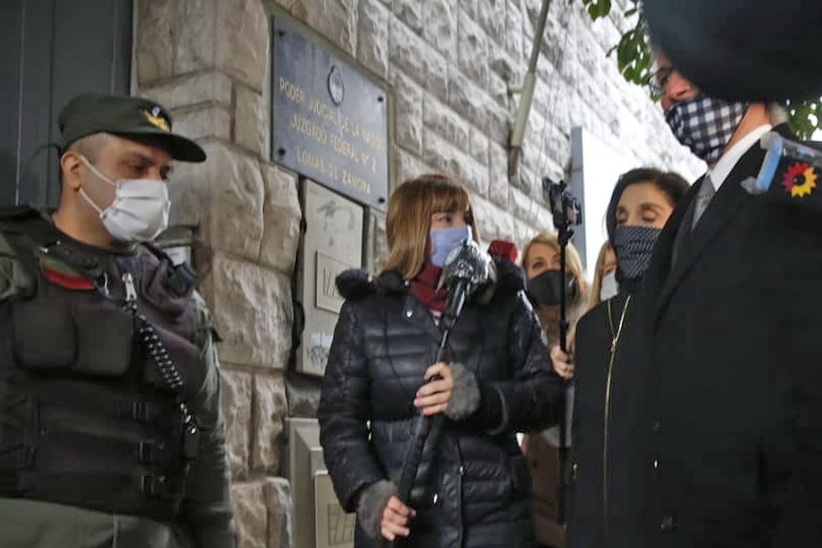 Silvia Majdalani al llegar hoy al juzgado de Lomas de Zamora