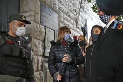 Silvia Majdalani al llegar hoy al juzgado de Lomas de Zamora