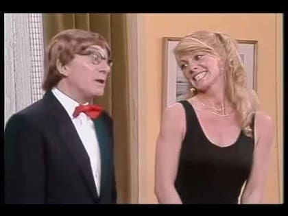 Silvia Pérez junto con Alberto Olmedo, en el inolvidable sketch de Chiquito Reyes