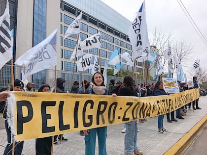 Silvia Saravia, referente de Libres del Sur, en la protesta contra Mercado Libre